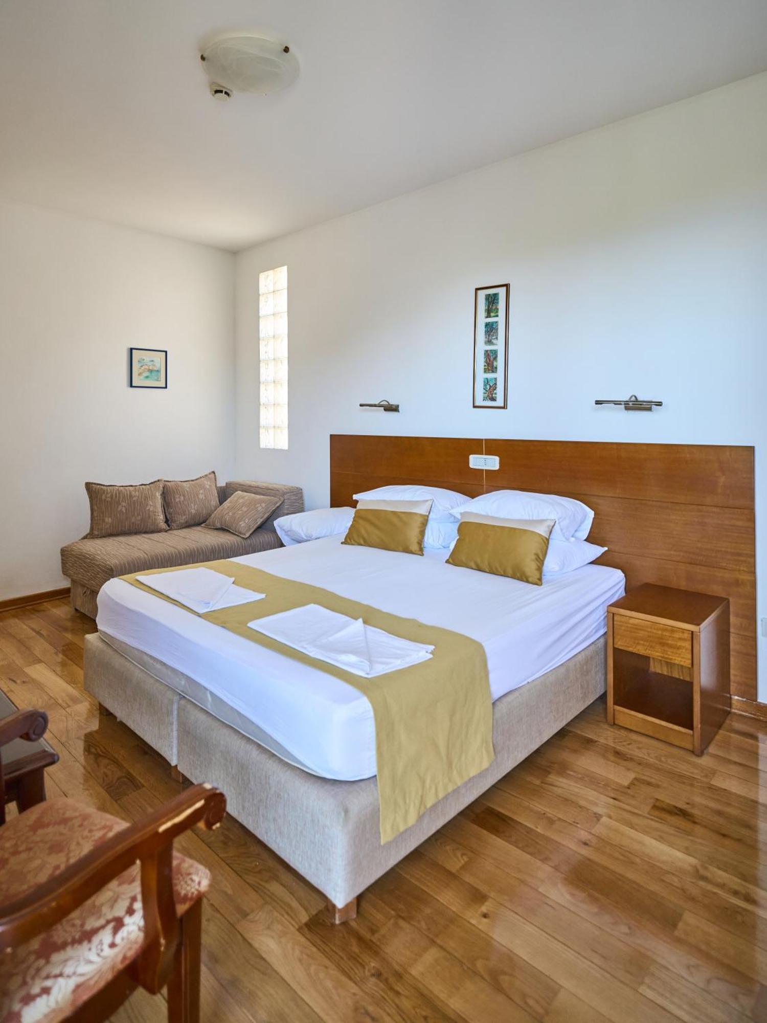 Hotel Petrovazzo Esterno foto
